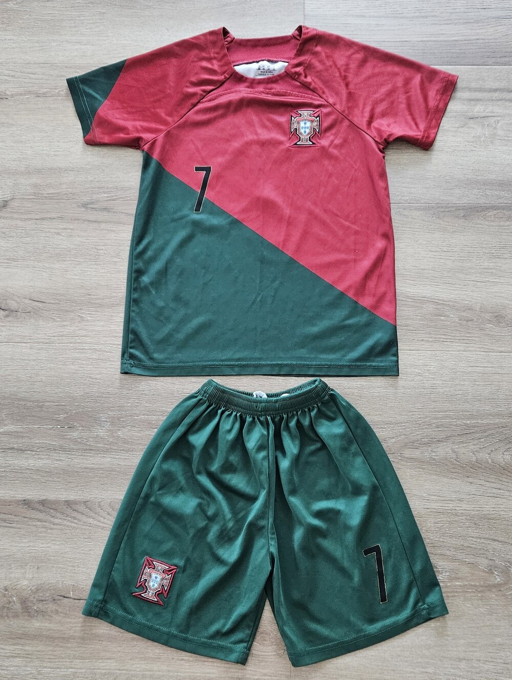 Ronaldo 7 Kids Red & Green Soccer Jersey Set Size S